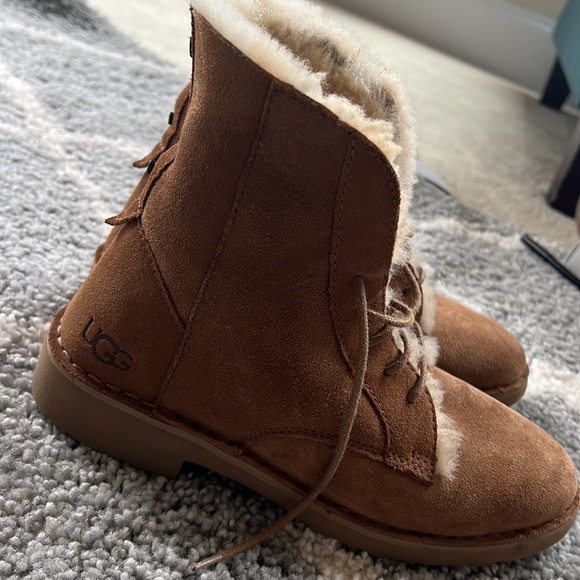 UGG Quincy Women’s Twinface Sheepskin Lace Up Booties - Size 7 - Picture 12 of 16